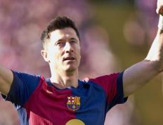 黑白体育-莱万多夫斯基迎来二十赛季高光表现，皇家马德里球迷沸腾！的简单介绍