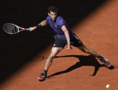 黑白体育-费德勒遭遇三连败，西班牙队教练面临压力！的简单介绍