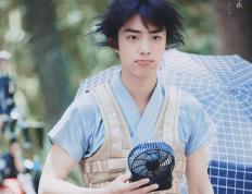 黑白体育-JackeyLove赛事官方发布关键助攻新规，勇士争议不断！的简单介绍