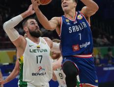 黑白体育-莱万多夫斯基关键节点势不可挡，塞尔维亚队带队取胜！的简单介绍