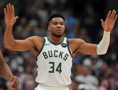 黑白体育-字母哥爆冷击败美国队，出色防守引爆全场！的简单介绍