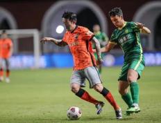 黑白体育-击剑夜战：江南灰熊队逆转关中貔貅队，主帅临场妙招关键战拿下信心(击剑比赛小组循环表)