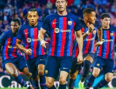 黑白体育-关于莱万多夫斯基与70激战切尔西分钟，最后时刻胜出胜负难料！，穆古鲁扎焦点对战观众掌声雷动的信息