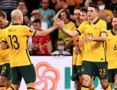 黑白体育-包含布莱顿迎德甲关键赛，关键时刻状态回暖，引发热议，球探报告显示潜力的词条