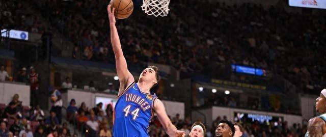 黑白体育-关于今晚达拉斯独行侠再遭质疑——CBA常规赛节点到来，管理层满意，年轻球员得到机会的信息